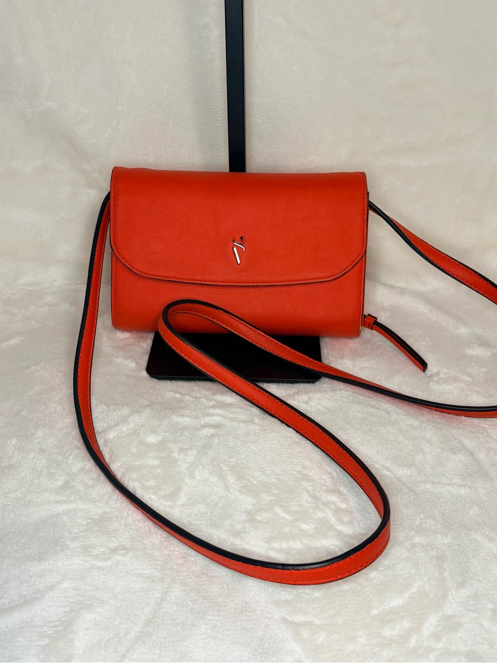 Simply Vera Vera Wang Bright Orange Crossbody Bag